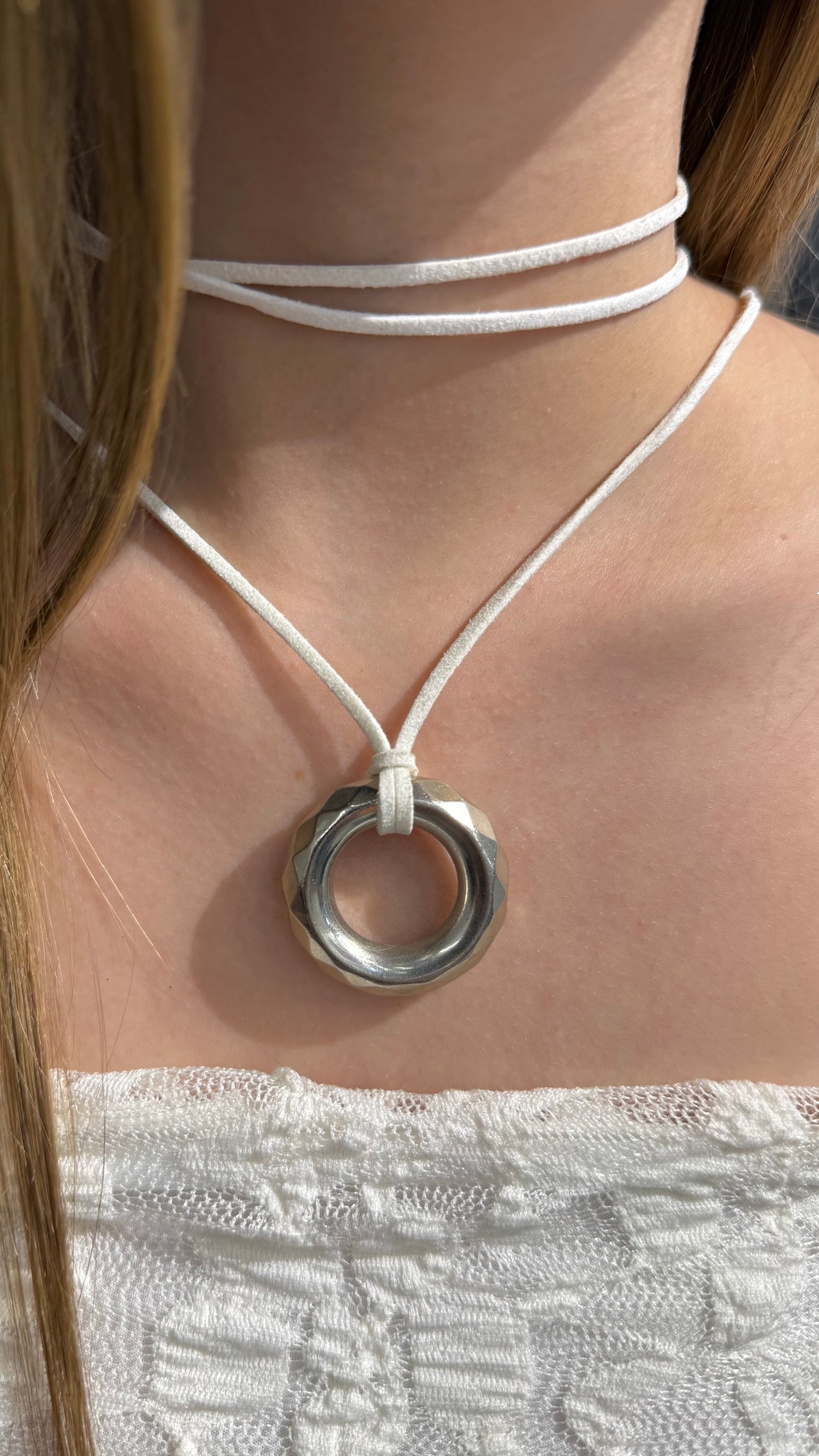 CHOKER