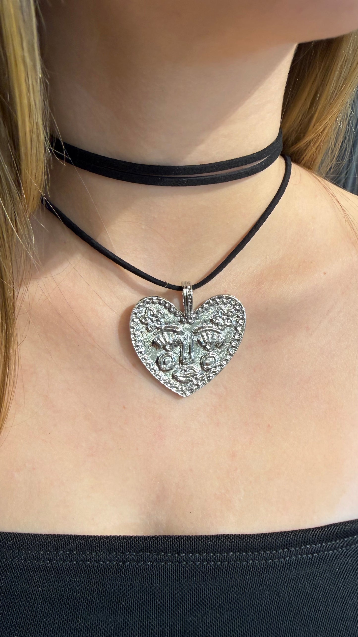 CHOKER