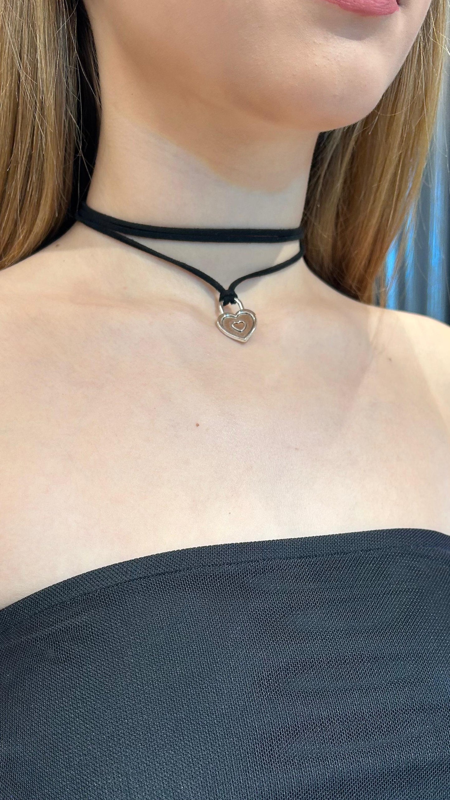 CHOKER