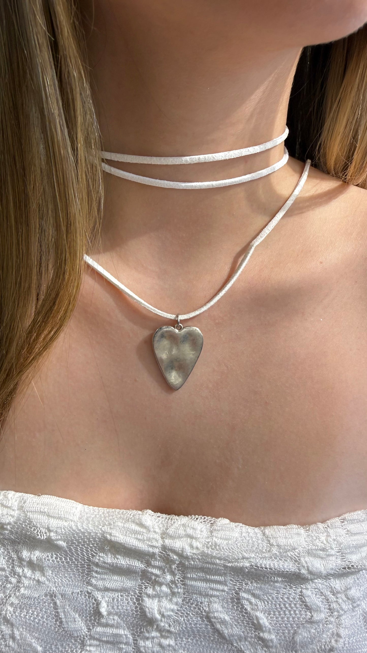 CHOKER