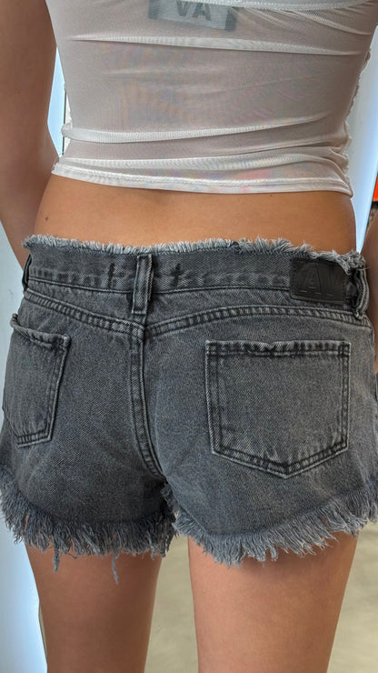 SHORT ZIPPER
