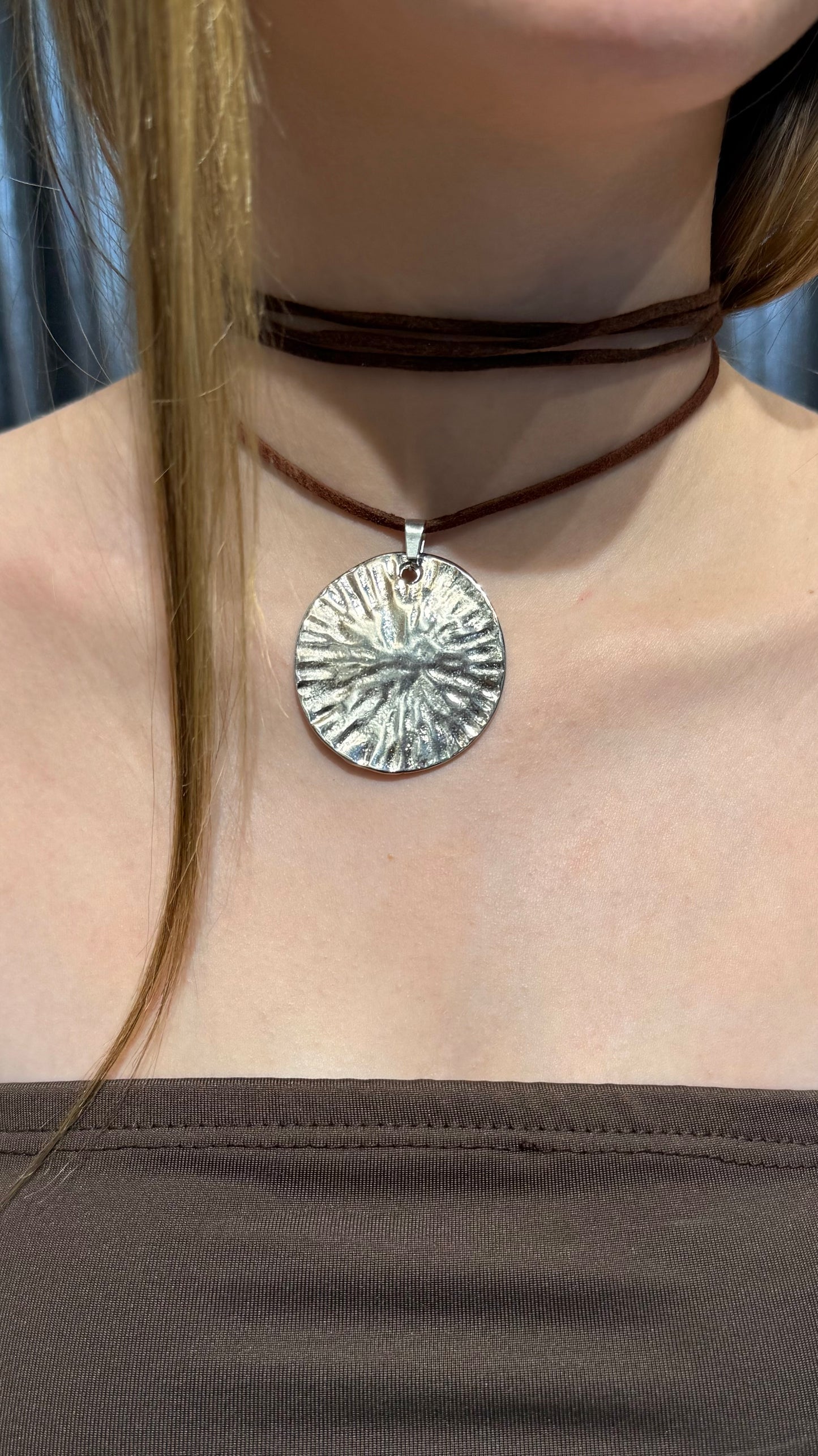 CHOKER