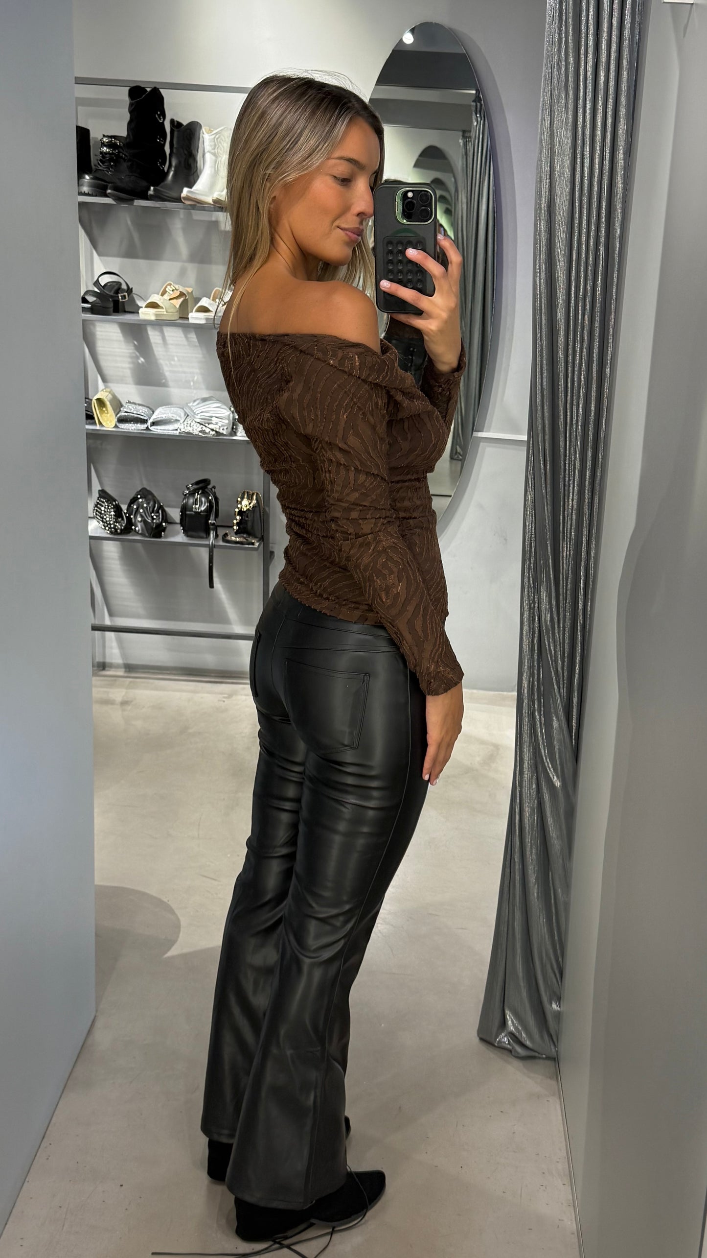 TOP LUANA