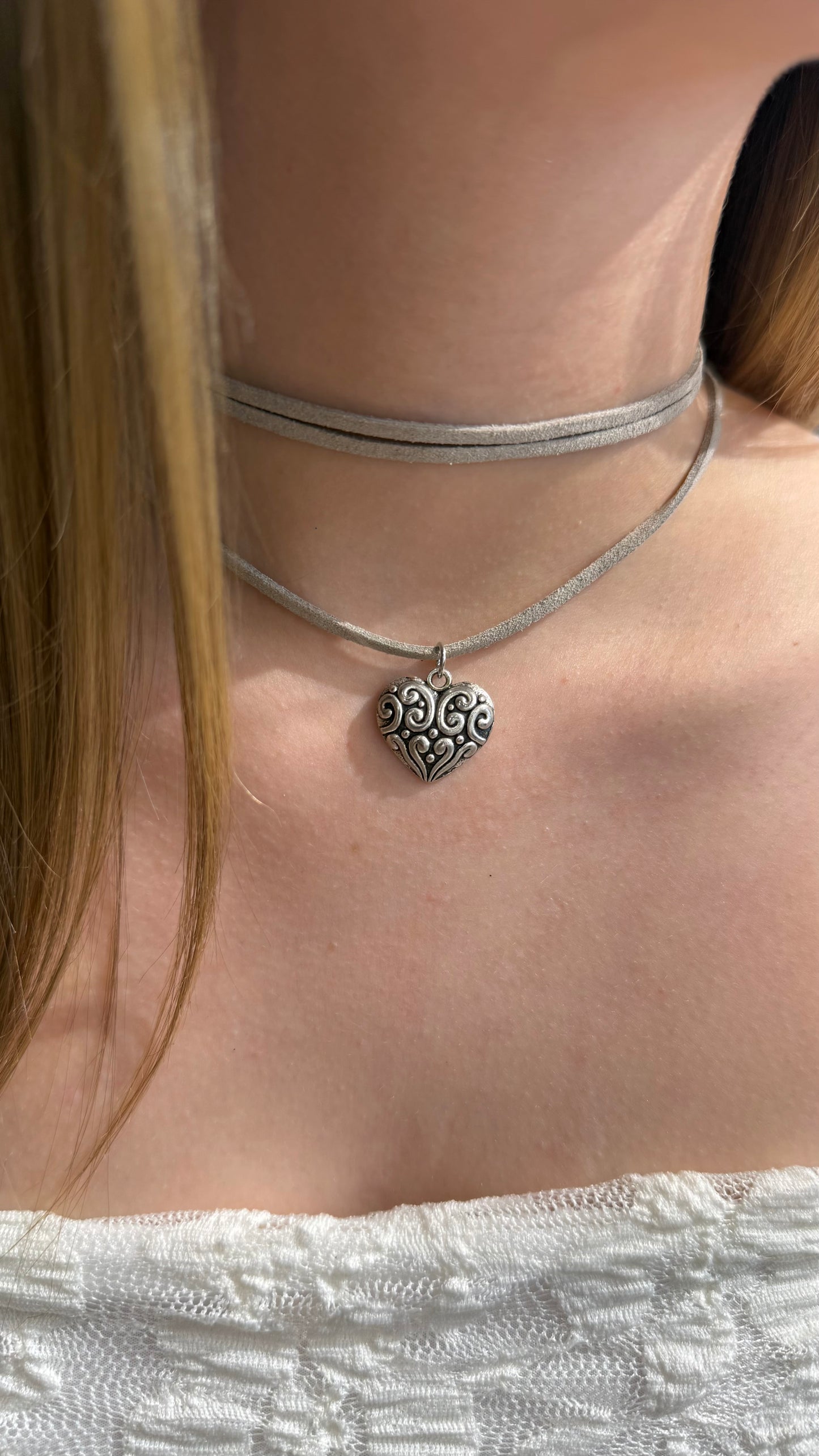 CHOKER